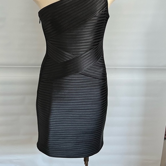 NWT BCBG MaxAzria Mamie Blake one shoulder sexy Bandage Dress Size: 2 - Picture 4 of 14